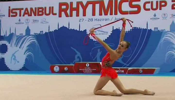 Zdedila talent po otcovi? Adriana Timková dvojnásobnou zlatou medailistkou